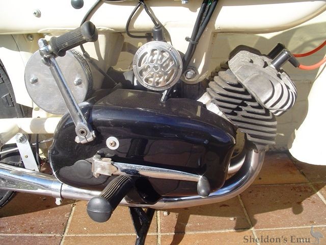 Ariel-1961-Arrow-250cc-4031-02.jpg