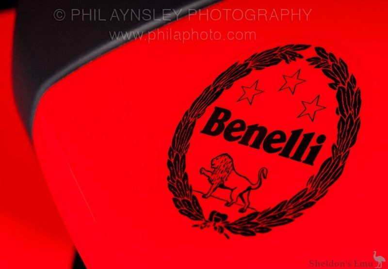 Benelli-2006-Tre-RS-900-10.jpg