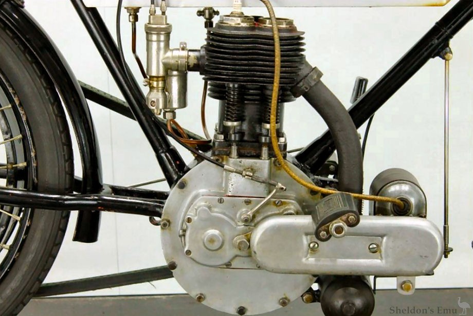 Bradbury-1912-554cc-CMAT-03.jpg