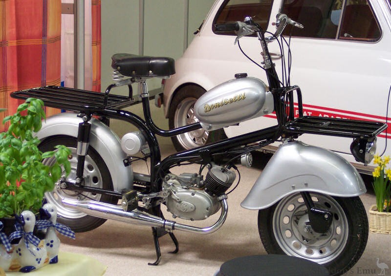 Doniselli-Moped.jpg