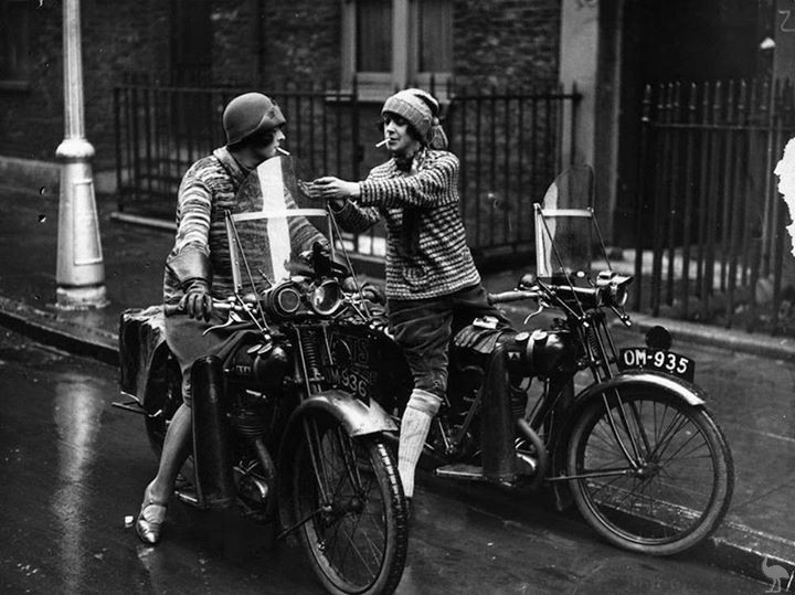 Debenham-Sisters-1925-BSA-03.jpg