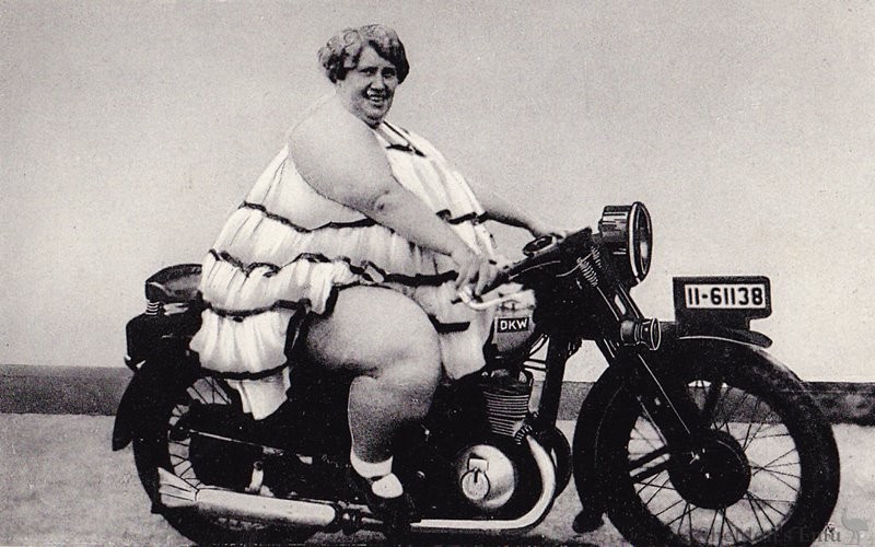 DKW-1920s-Big-Woman.jpg