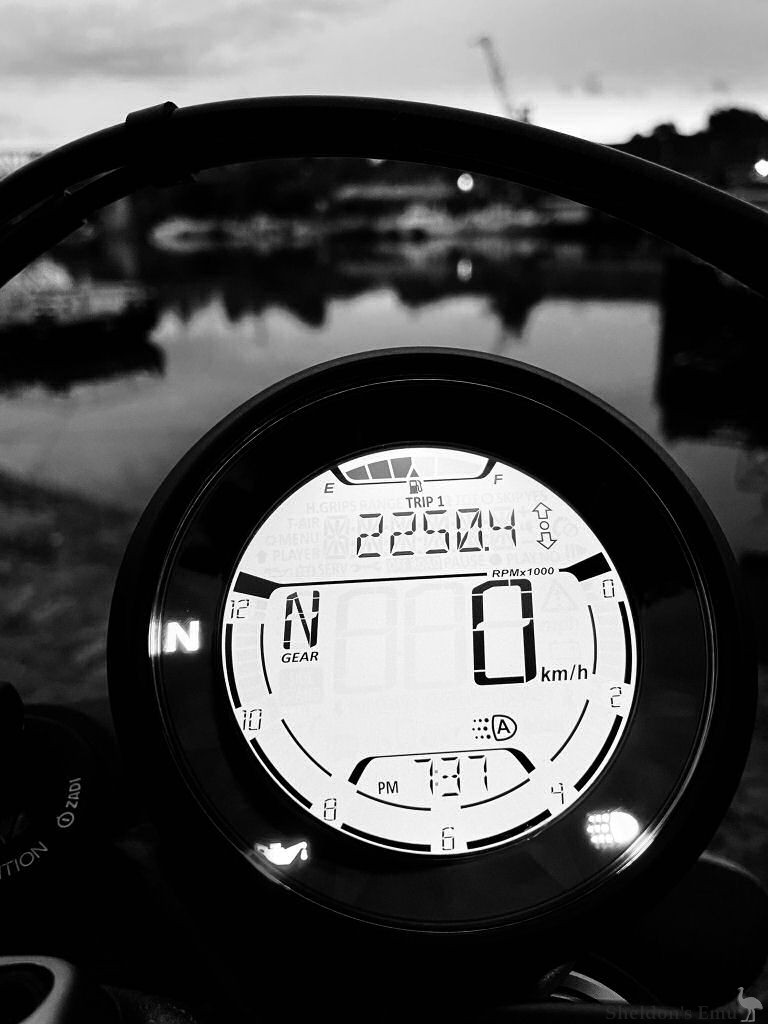 Ducati-2020-Scrambler-Dark-Icon-PVo-05.jpg