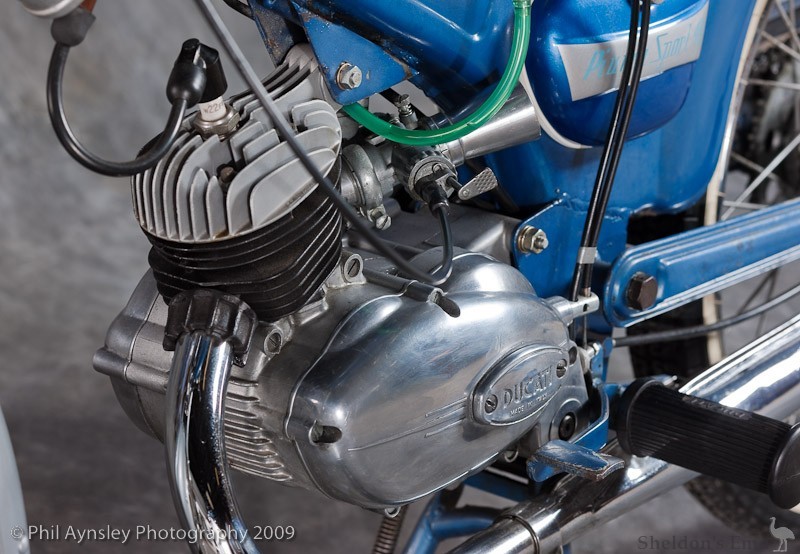 Ducati-1962-48cc-Piuma-Sport-PA-03b.jpg
