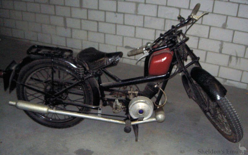 Excelsior-1932-98cc-Model-O-rhs.jpg