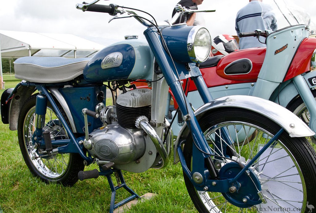 Greeves-1961-250cc-Sports-Twin-StG.jpg