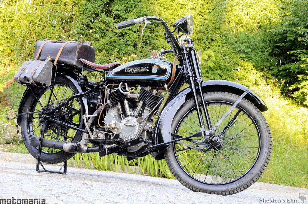 Husqvarna-1928-1000cc-Moma-01c.jpg