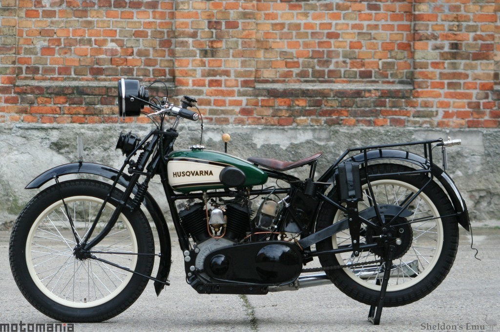 Husqvarna-1933-Model-200-Motomania-3.jpg