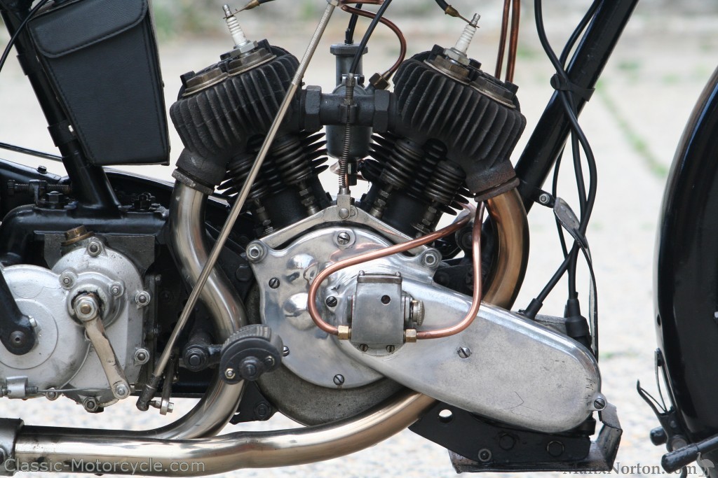James-1928-Model-12-500cc-Moma-03.jpg