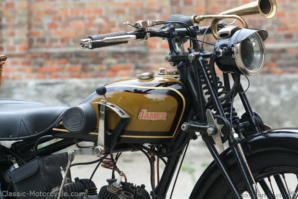 James-1928-Model-12-500cc-Moma-05.jpg