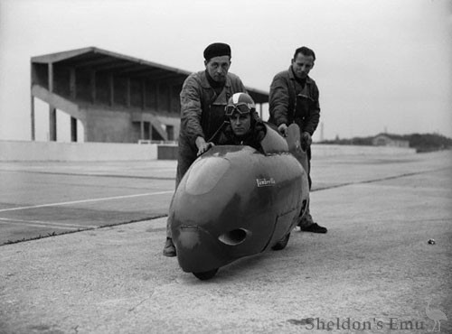 Lambretta-1951-Record-BW.jpg