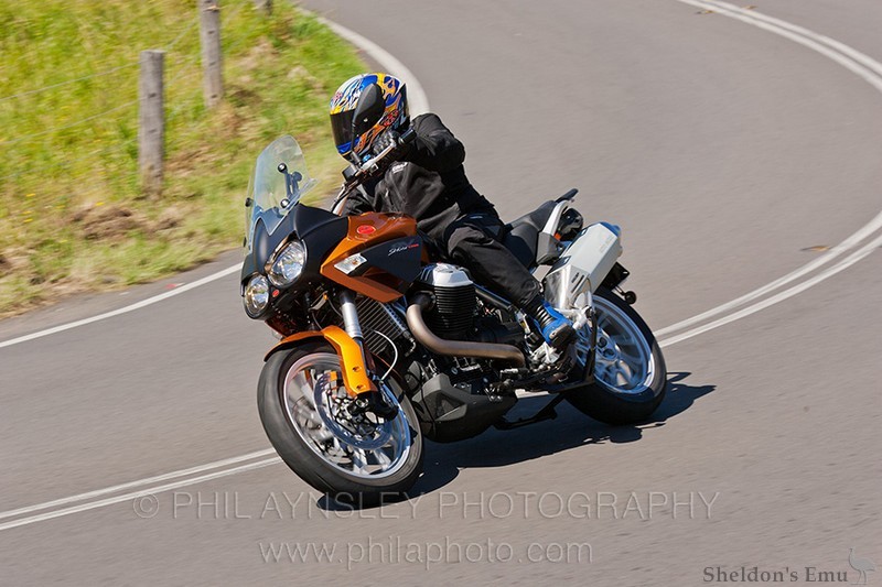 Moto-Guzzi-2012-Stelvio-006.jpg