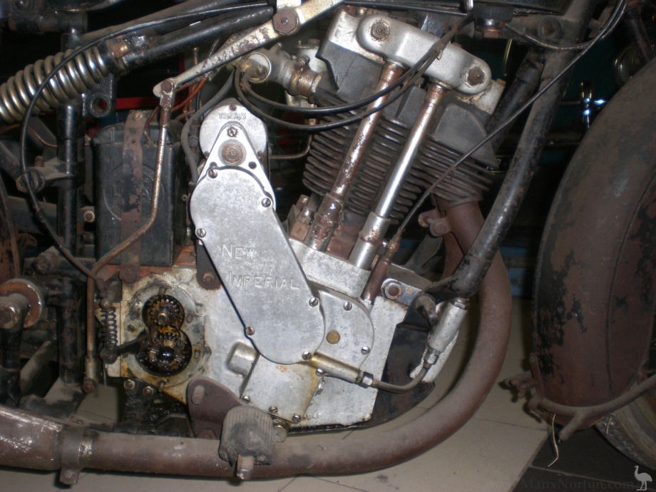 New-Imperial-1933c-500cc-Modena-1.jpg