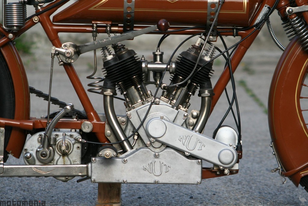 Nut-1921-500cc-V-Twin-Motomania-2.jpg