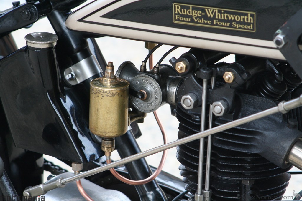 Rudge-1925-500cc-4v-Moma-03.jpg