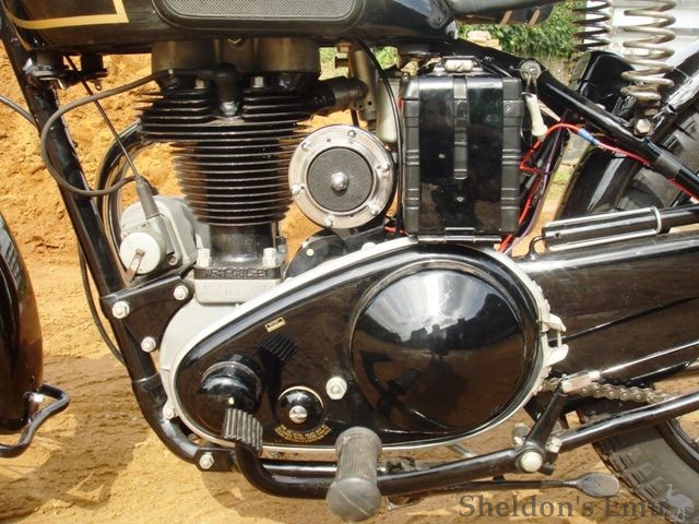 AJS-1945-16M-350cc-AB-02.jpg