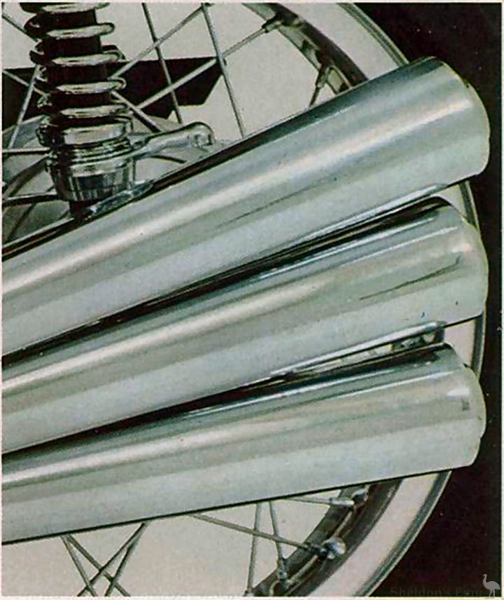 Benelli-1975-Sei-750-Brochure-4.jpg