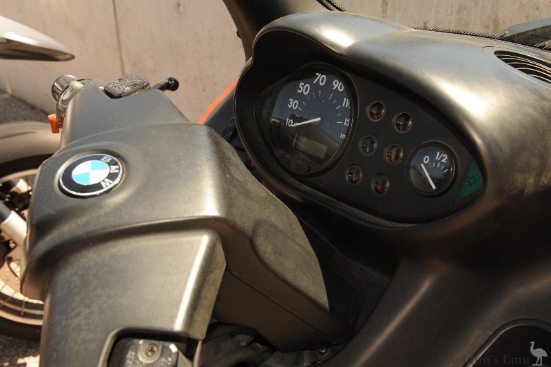 BMW-2001-C1-Scooter-Instruments.jpg