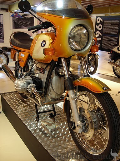 BMW-R90S-2-Bassella.jpg