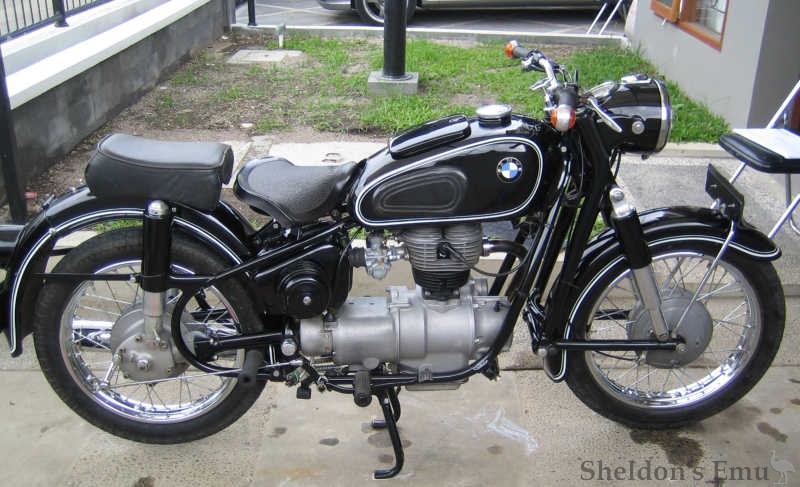 BMW-R27-1966-rhs.jpg