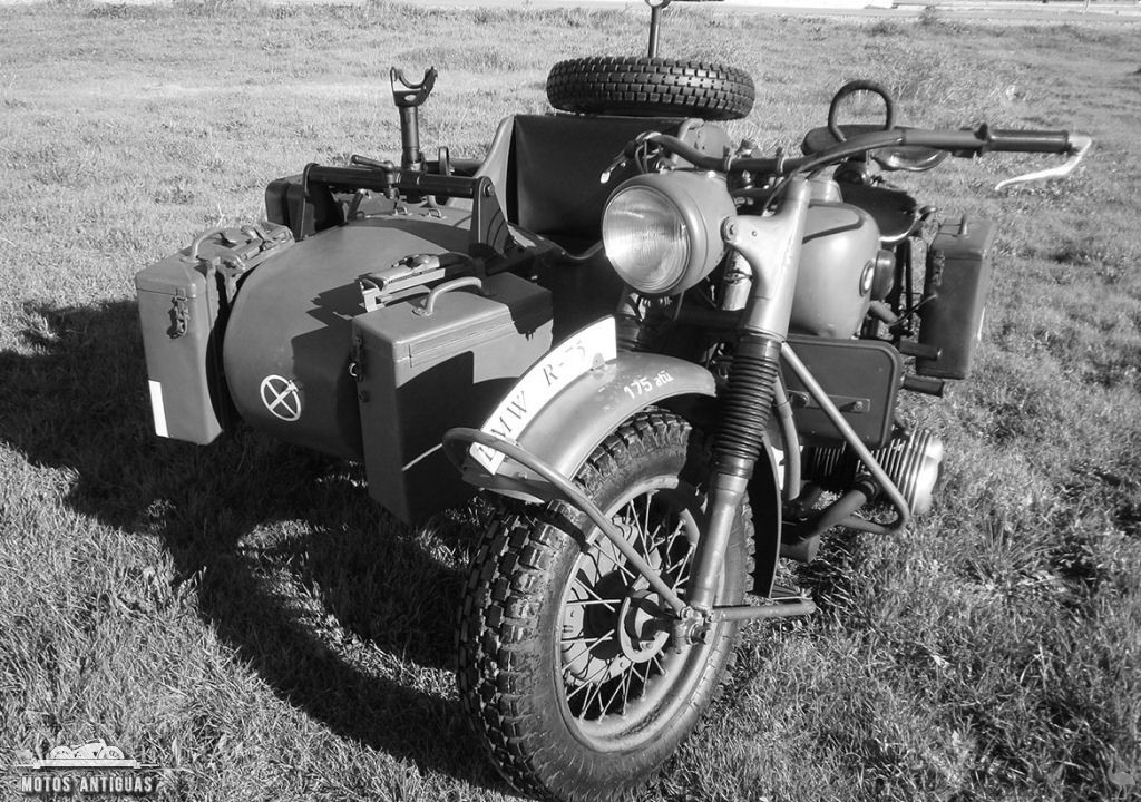 BMW-1943-R75-Sidecar-Gris-MANT-26.jpg