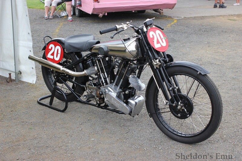 Brough-Superior-Pukekohe-NZ--4-5-Feb-2012-056-VBG.jpg