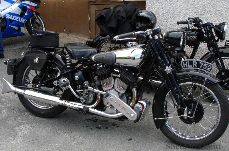 Brough-Superior-SS80-TT-2006-VMCC-Rally-at-Laxey.jpg