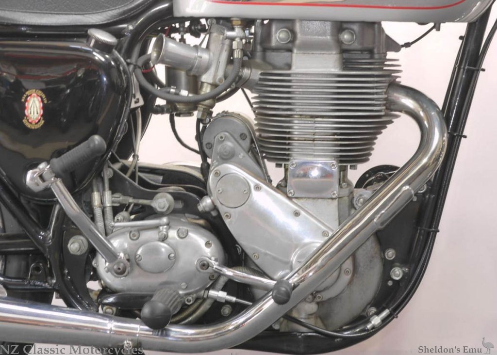 BSA-1954-DB34-500cc-Goldstar-Touring-NZM-03.jpg