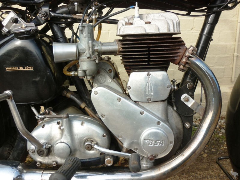 BSA-1960-M21-600cc-AT-002.jpg