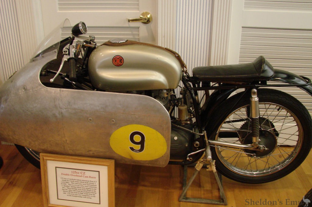 CZ-1950-125cc-dohc-SMu-CHo-02.jpg