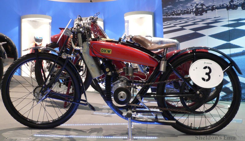 DKW-1925-Renn-Motorrad.jpg