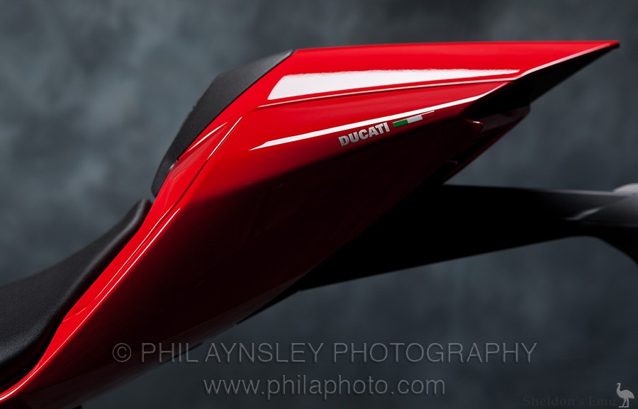 Ducati-2011-Panigale-S-PA-04.jpg