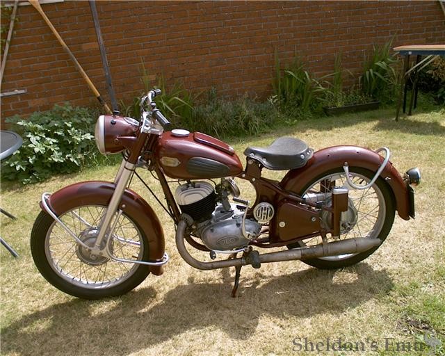 Ensia-1954-250cc-BE-1.jpg