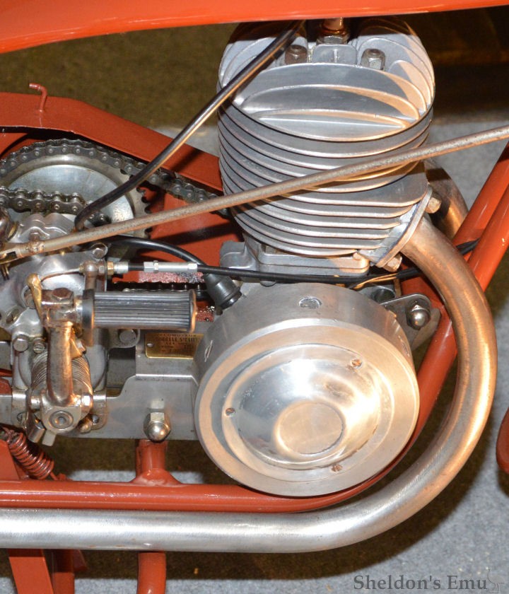Hirondelle-1949c-125cc-Type-94-MRi-02.jpg