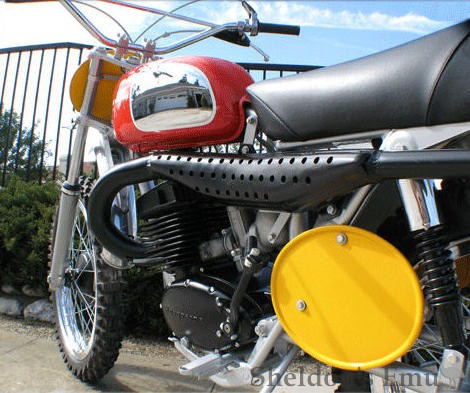 Husqvarna-1971-MX400-4.jpg