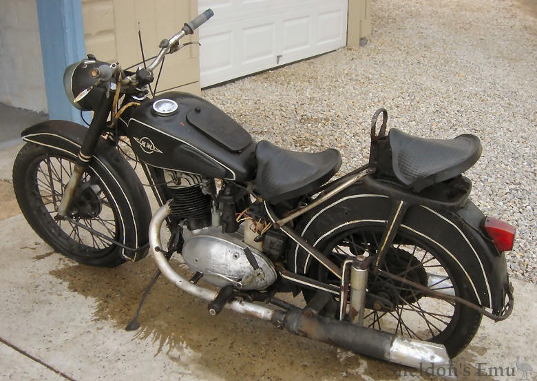 IZH-1956-Ural-IZH-49-1.jpg