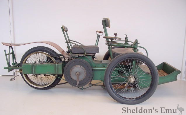Leon-Bollee-1896-800cc-tricycle.jpg