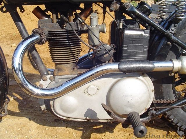 Levis-1937-Model-D-500cc-AT3994-02.jpg