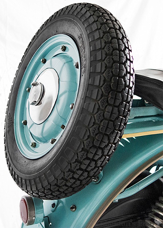 Maserati-1957c-M2-Scooter-Spare-Wheel.jpg