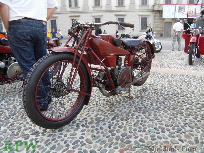 Moto-Guzzi-1920s-2-RPW.jpg