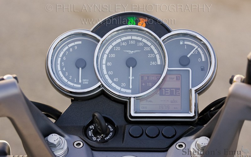 Moto-Guzzi-2008-Breva-PA-038.jpg