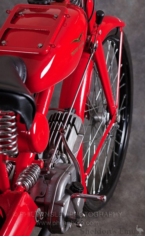 Moto-Guzzi-1946c-Motoleggera-HS-004.jpg