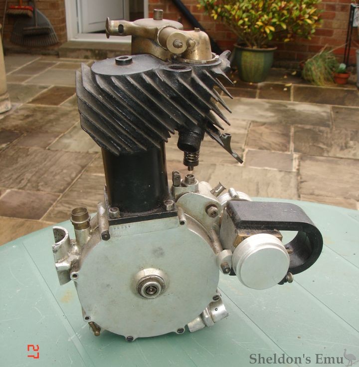 Moto-Reve-engine-03611.jpg