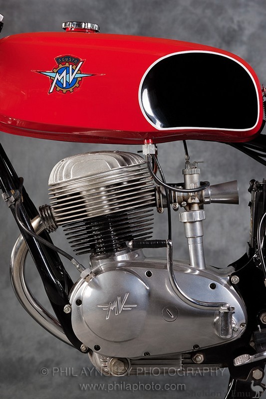 MV-Agusta-1972-125GTL-13.jpg