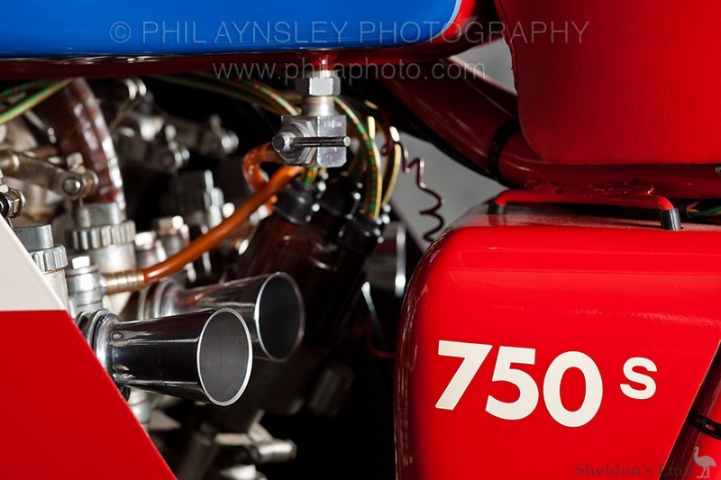 MV-Agusta-1974-750S-PA-03.jpg