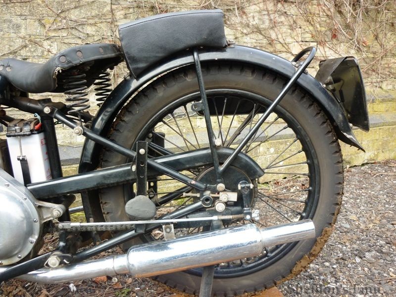 New-Imperial-1937-150cc-4795-06.jpg