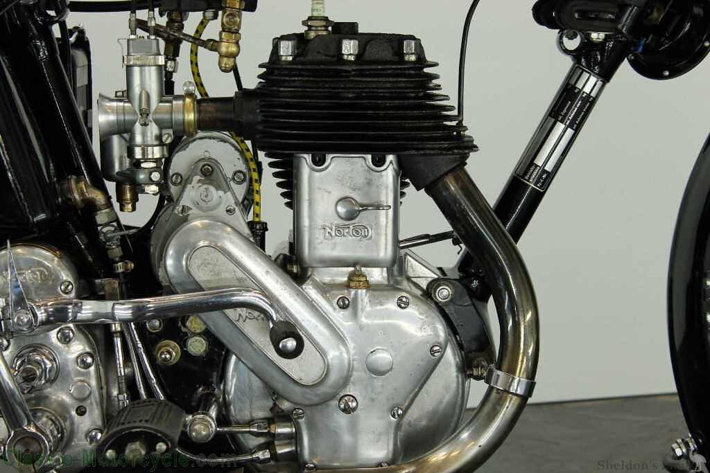 Norton-1942-16H-500cc-CMAT-5.jpg