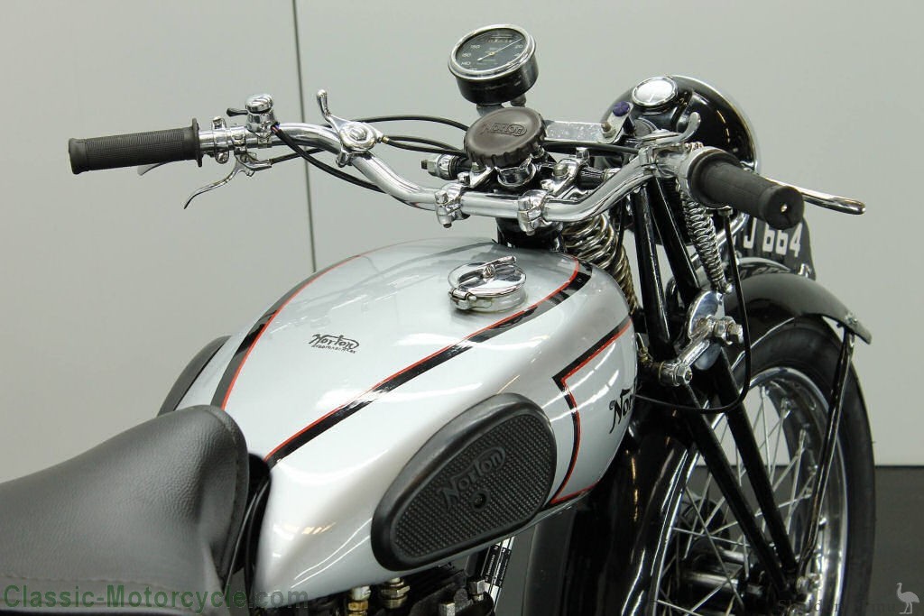 Norton-1942-16H-500cc-CMAT-7.jpg