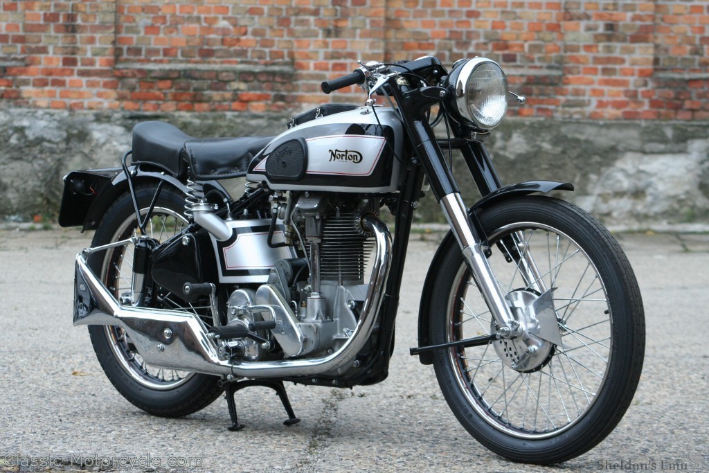 Norton-1951-M30-500cc-Moma-01.jpg
