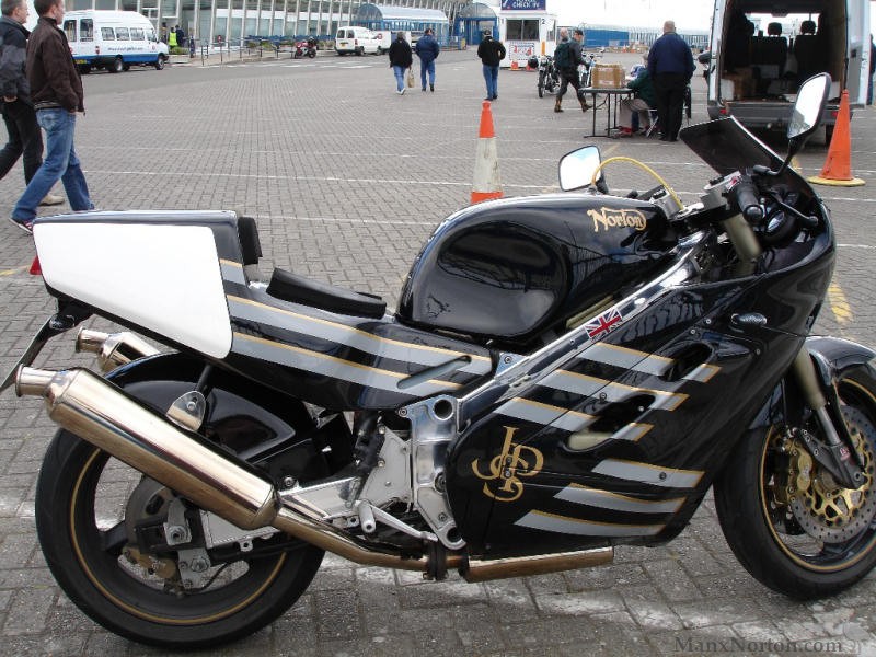 Norton-JPS-at-TT-2006.jpg